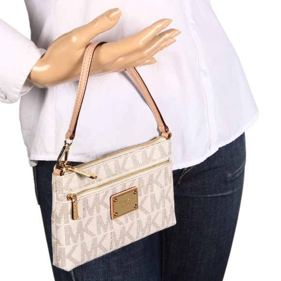 Michael Kors Signature Wristlet / Clutch - Picture 1 of 1